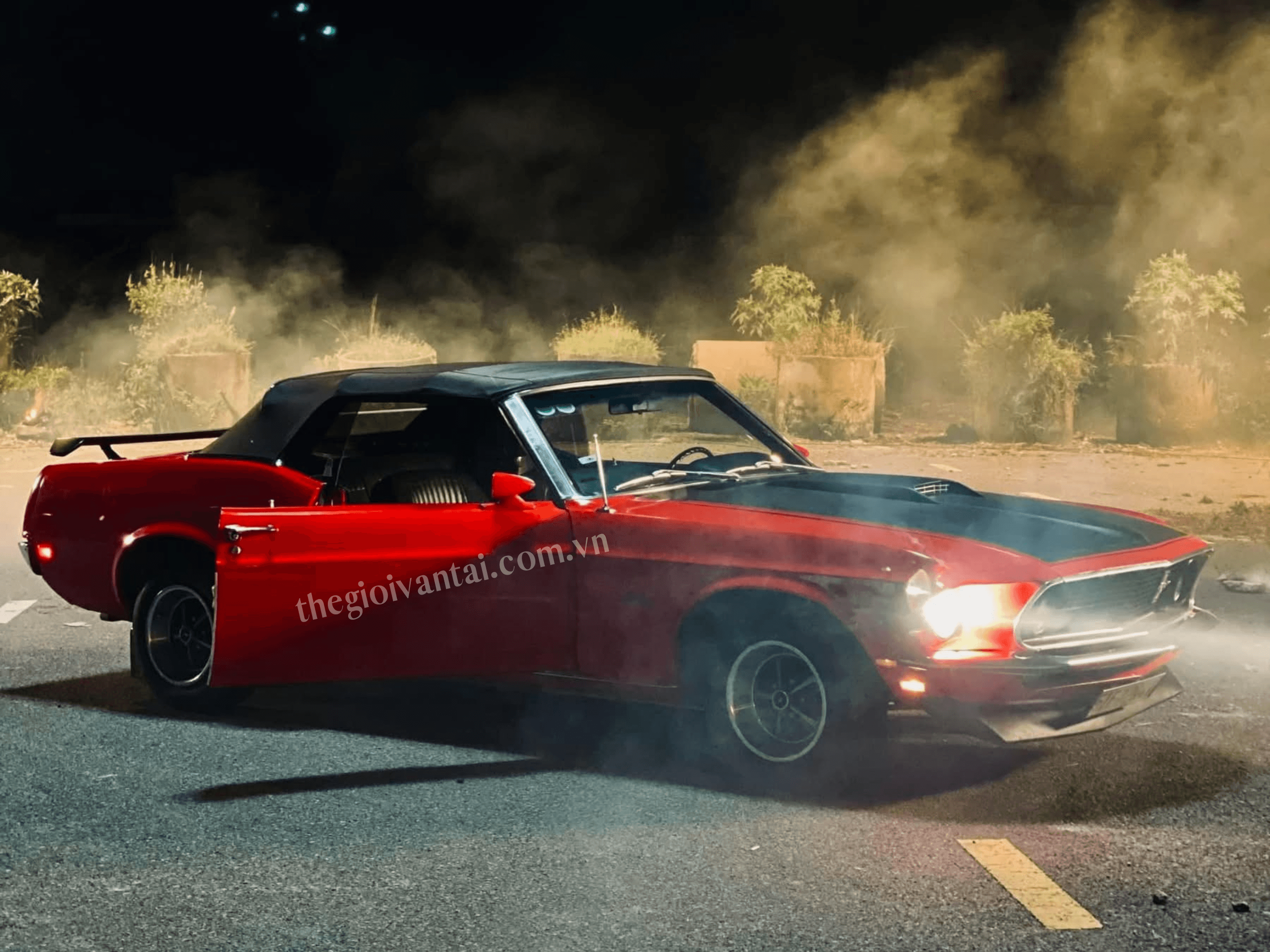 Dịch vụ cho thuê xe mui trần màu đỏ – Thế Giới Vận Tải 8 Thuê xe mustang