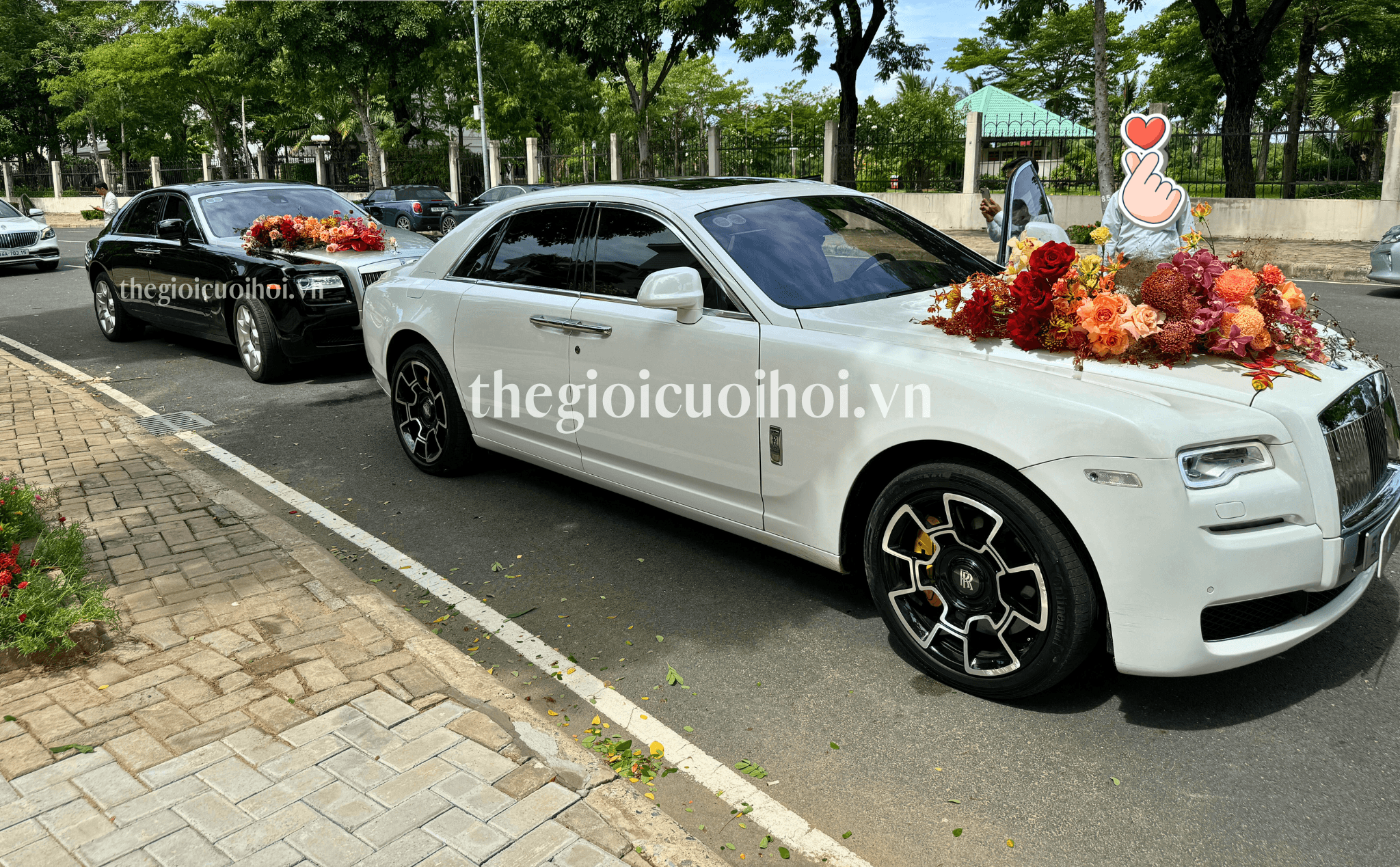 Cho Thuê Xe Rolls Royce Rước Dâu, Đưa Đón Đối Tác, Chụp Ảnh Quay Phim 1 Them tieu de 26 e1787130136819